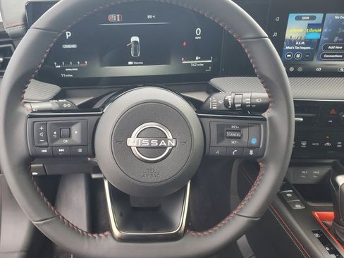 New 2026 Nissan Kicks SR image 17