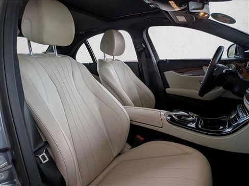 Used 2018 Mercedes-Benz E 300 image 19