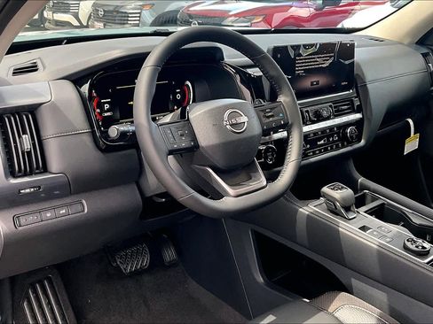 New 2026 Nissan Pathfinder SL AWD/4WD image 10