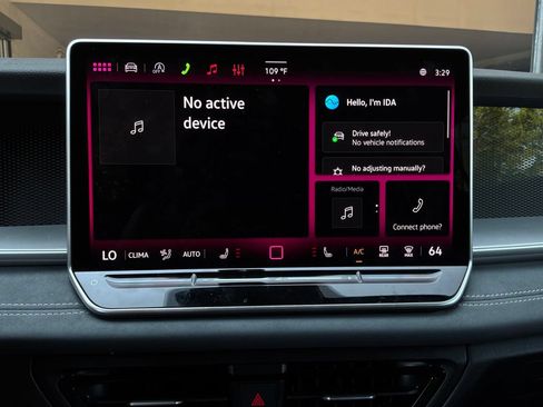 Used 2026 Volkswagen Tiguan SE FWD image 26