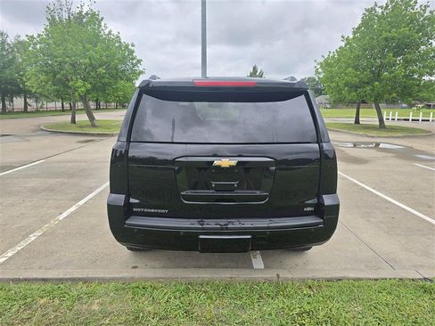 Used 2019 Chevrolet Tahoe LT w/ LT Signature Package AWD/4WD image 5