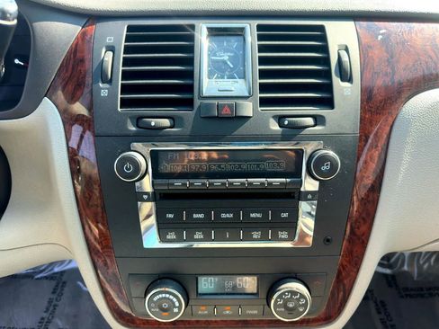 Used 2006 Cadillac DTS w/ Sun And Sound Package image 17