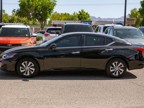 Used 2024 Nissan Altima 2.5 S FWD image 8