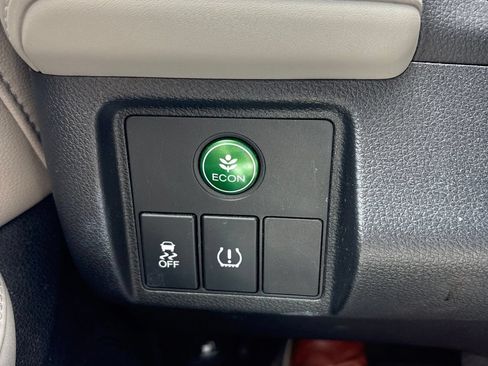 Used 2016 Honda HR-V EX-L image 8