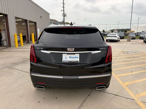 Used 2025 Cadillac XT5 Luxury w/ LPO, Floor Liner Package FWD image 7