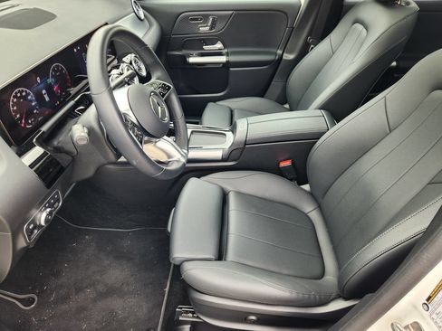 Used 2025 Mercedes-Benz GLA 250 4MATIC image 9