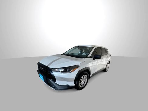 Used 2024 Toyota Corolla Cross L AWD/4WD image 3