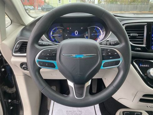 Used 2017 Chrysler Pacifica Touring Plus image 15