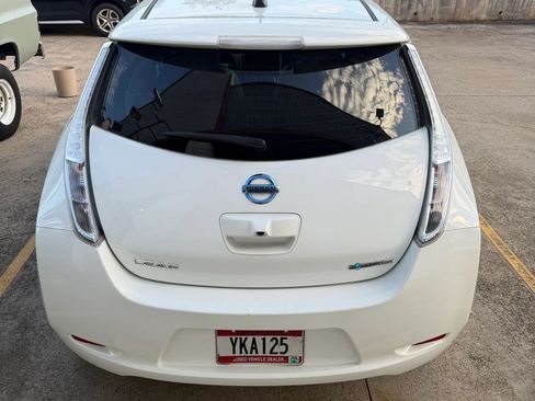 Used 2015 Nissan Leaf S w/ Charge Package FWD image 3
