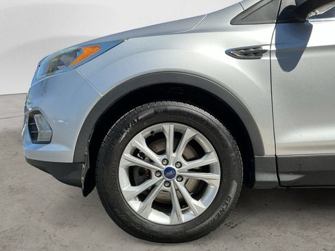 Used 2017 Ford Escape SE AWD/4WD image 9