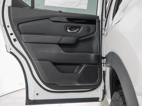 New 2025 Honda Pilot TrailSport image 47