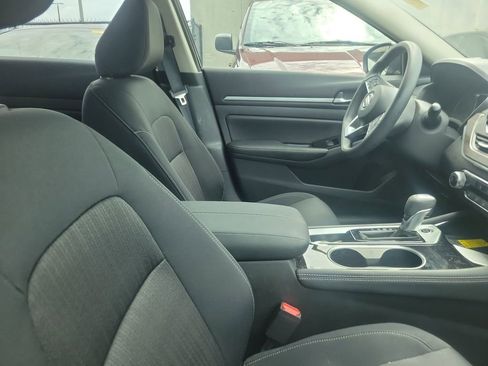 Certified 2023 Nissan Altima 2.5 SV FWD image 5