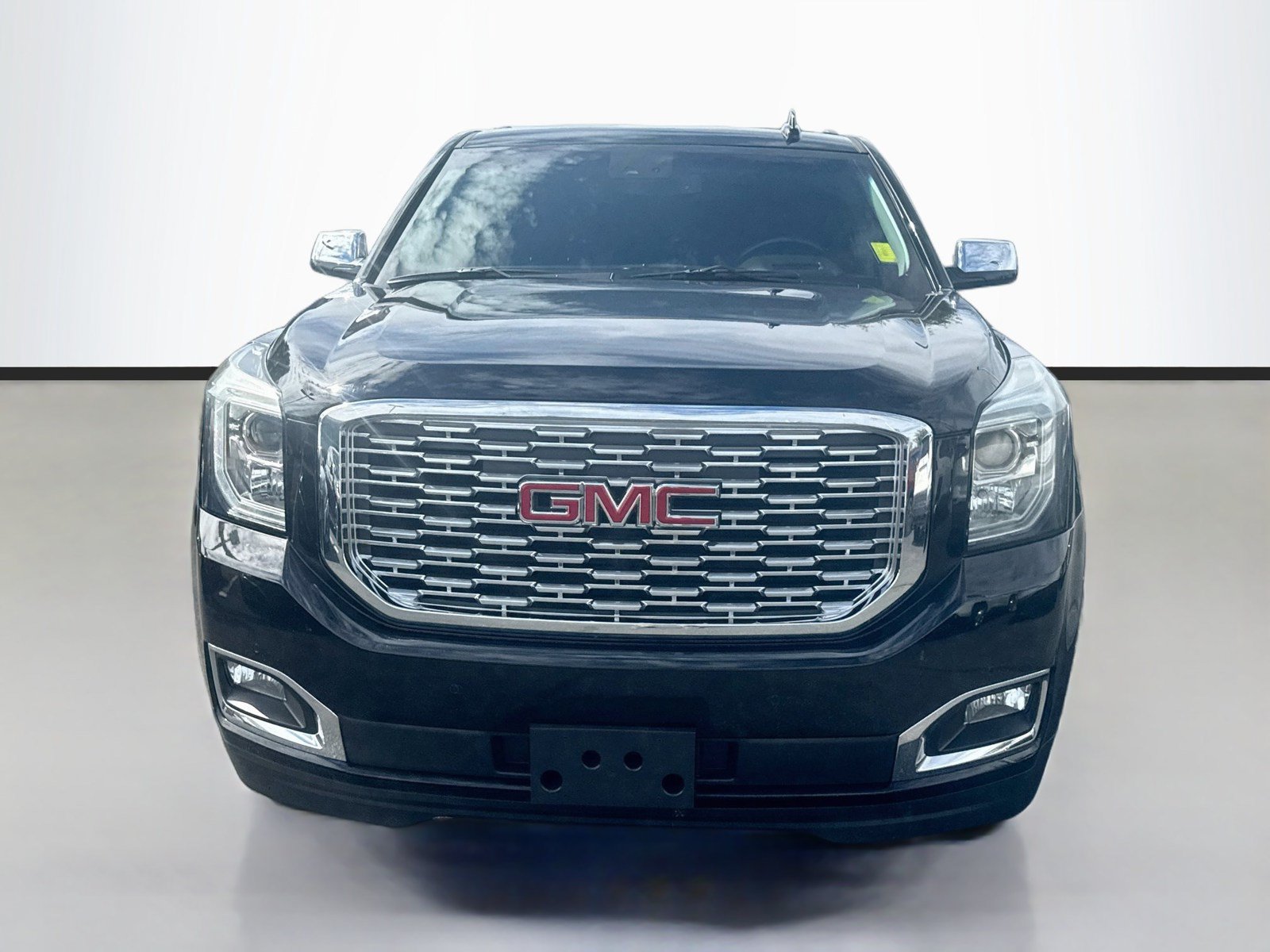 Used 2019 GMC Yukon Denali w/ Denali Ultimate Package AWD/4WD image 2
