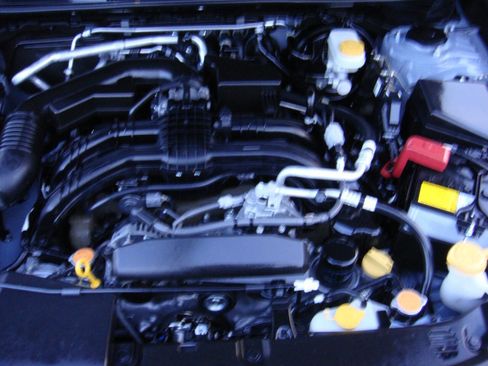 Used 2021 Subaru Crosstrek 2.0i image 21