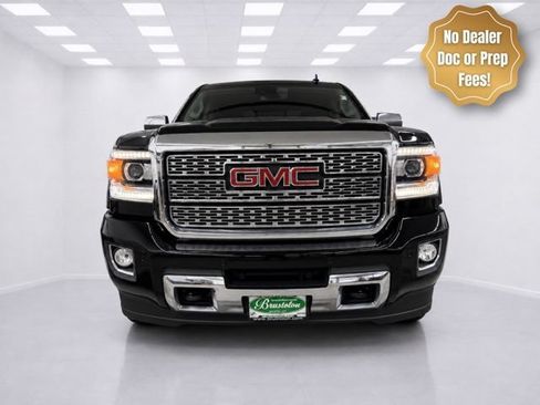 Used 2018 GMC Sierra 2500 Denali AWD/4WD image 3
