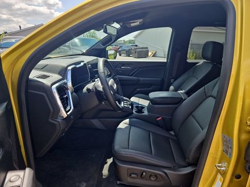 Used 2023 GMC Canyon Elevation w/ Elevation Premium Package AWD/4WD image 10