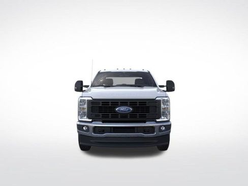 New 2026 Ford F250 XL w/ XL Chrome Package AWD/4WD image 8