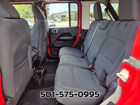Used 2025 Jeep Wrangler Unlimited Sahara AWD/4WD image 14