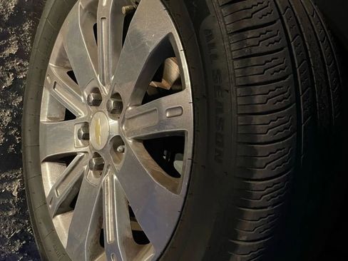 Used 2010 Chevrolet Equinox LT w/ Chrome Appearance Package image 18