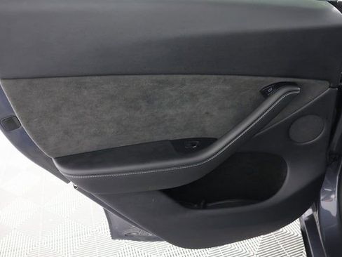 Used 2023 Tesla Model Y Long Range image 25