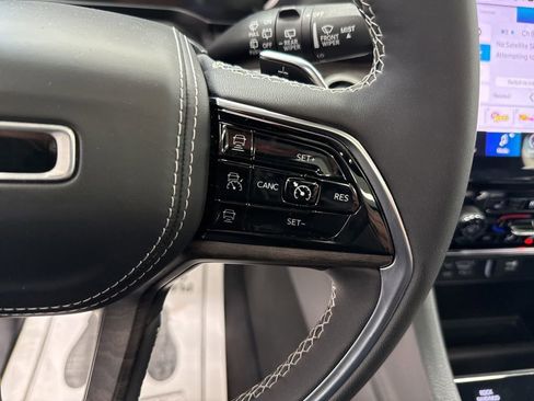 Used 2024 Jeep Grand Cherokee Overland w/ Trailer Tow Package image 27