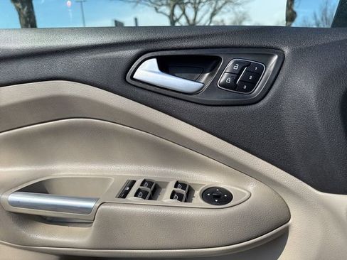 Used 2019 Ford Escape Titanium AWD/4WD image 18