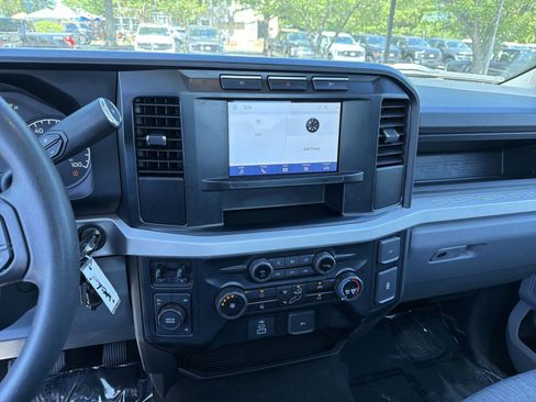 Used 2023 Ford F250 XL w/ STX Appearance Package AWD/4WD image 21
