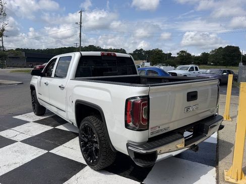 Used 2018 GMC Sierra 1500 SLT AWD/4WD image 7