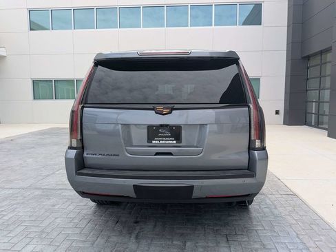 Used 2019 Cadillac Escalade Premium Luxury RWD image 5