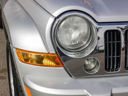 Used 2007 Jeep Liberty Limited image 4