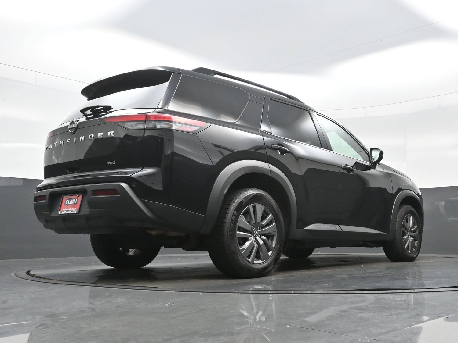 Used 2025 Nissan Pathfinder SV AWD/4WD image 35