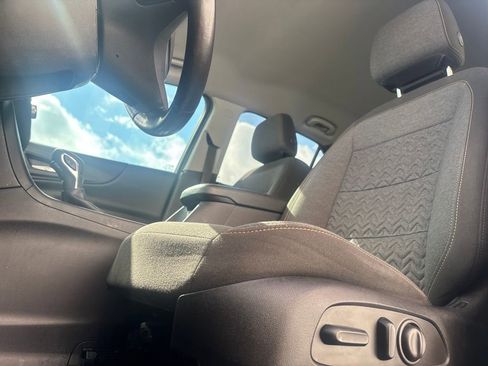 Used 2022 Chevrolet Equinox LT image 10