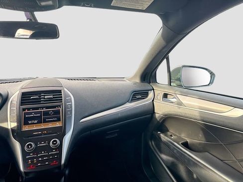 Used 2019 Lincoln MKC Premiere image 24