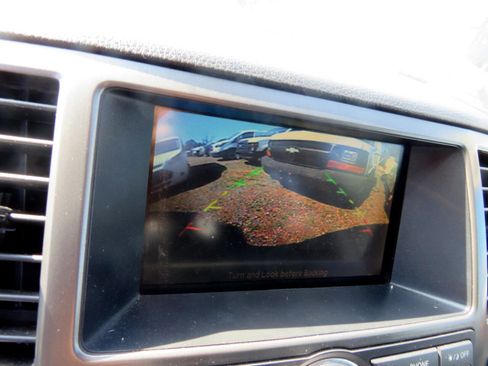 Used 2011 Nissan Armada Platinum image 39