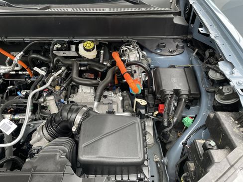 Used 2025 Ford Maverick Lariat w/ 4K Tow Package image 40