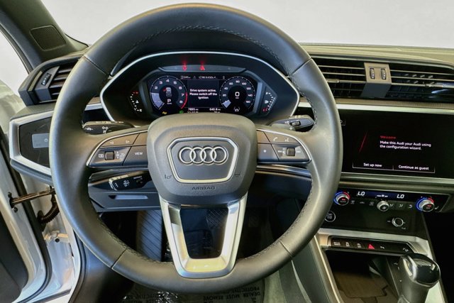Used 2025 Audi Q3 2.0T Premium w/ Convenience Plus Package AWD/4WD image 11