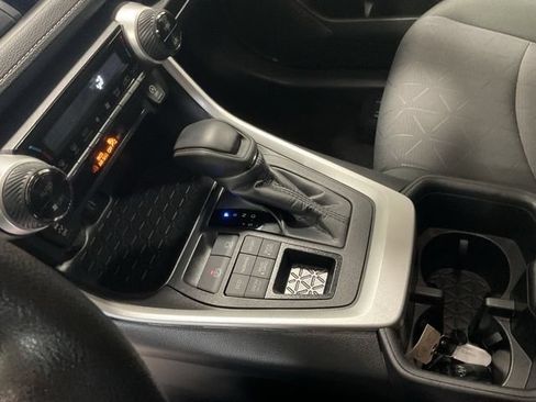 Used 2025 Toyota RAV4 XLE AWD/4WD image 17