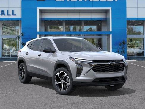 Used 2026 Chevrolet Trax RS w/ Sunroof Package FWD image 7