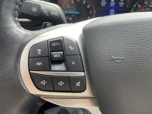 Certified 2021 Ford Explorer XLT w/ Equipment Group 202A AWD/4WD image 19