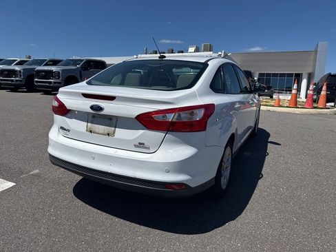Used 2014 Ford Focus SE image 2