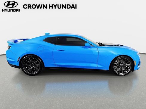 Used 2022 Chevrolet Camaro ZL1 RWD image 4