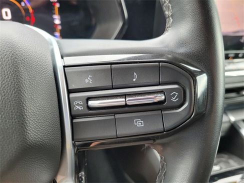 Used 2023 Chevrolet Colorado LT w/ LT Convenience Package II image 35