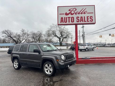 Used 2017 Jeep Patriot Latitude image 1