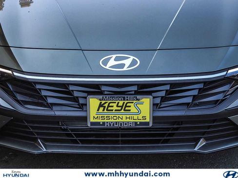 New 2025 Hyundai Elantra Sport FWD image 11