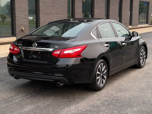 Used 2016 Nissan Altima 2.5 SL w/ 2.5 Technology Package FWD image 2