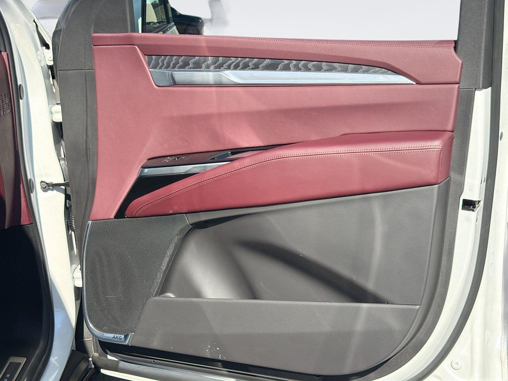 Certified 2025 Cadillac Escalade ESV Sport AWD/4WD image 31
