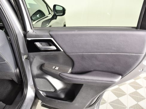 Used 2024 Mitsubishi Outlander AWD image 42