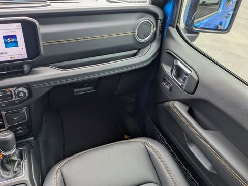 Used 2026 Jeep Gladiator Sport AWD/4WD image 18