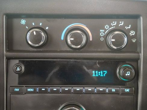 Used 2017 Chevrolet Express 3500 RWD image 19