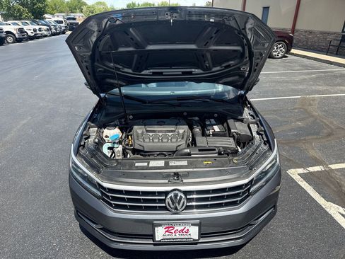 Used 2018 Volkswagen Passat 2.0T SE FWD image 86